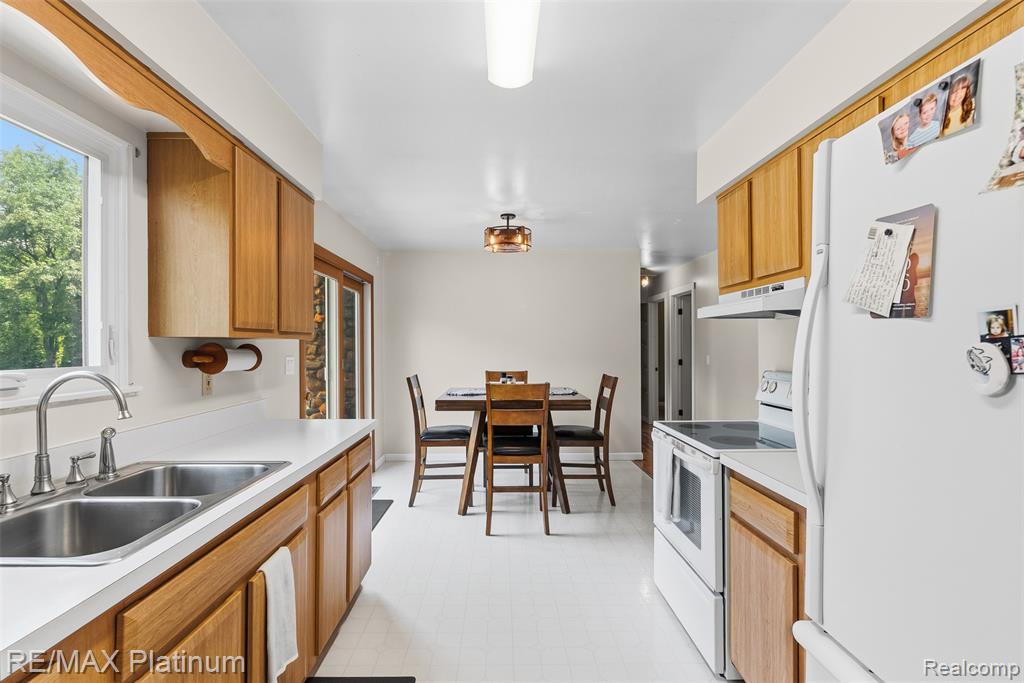 8370 W Rolston Road Property Photo 15