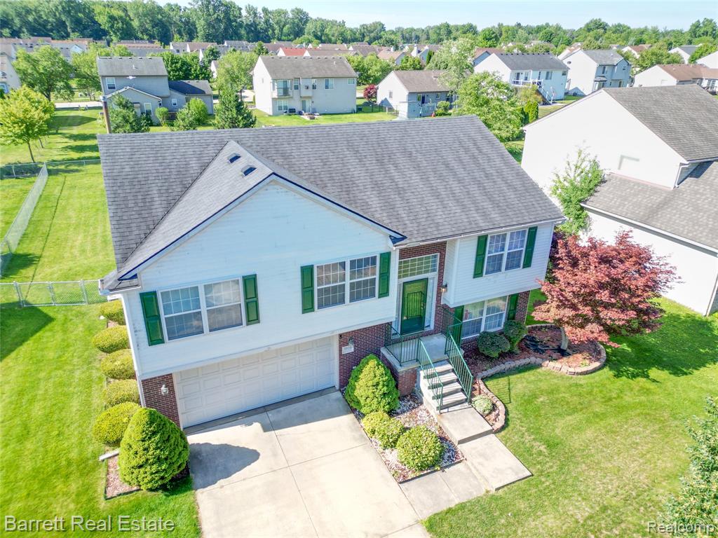 39119 Clocktower Drive Property Photo 1