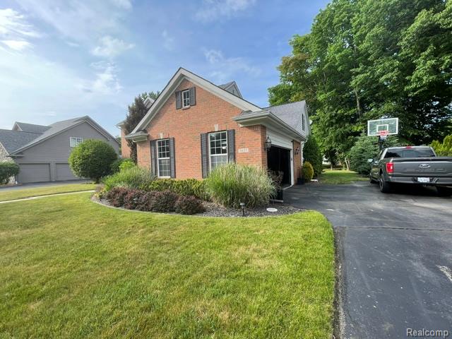 5827 Woodfield Parkway Property Photo 2