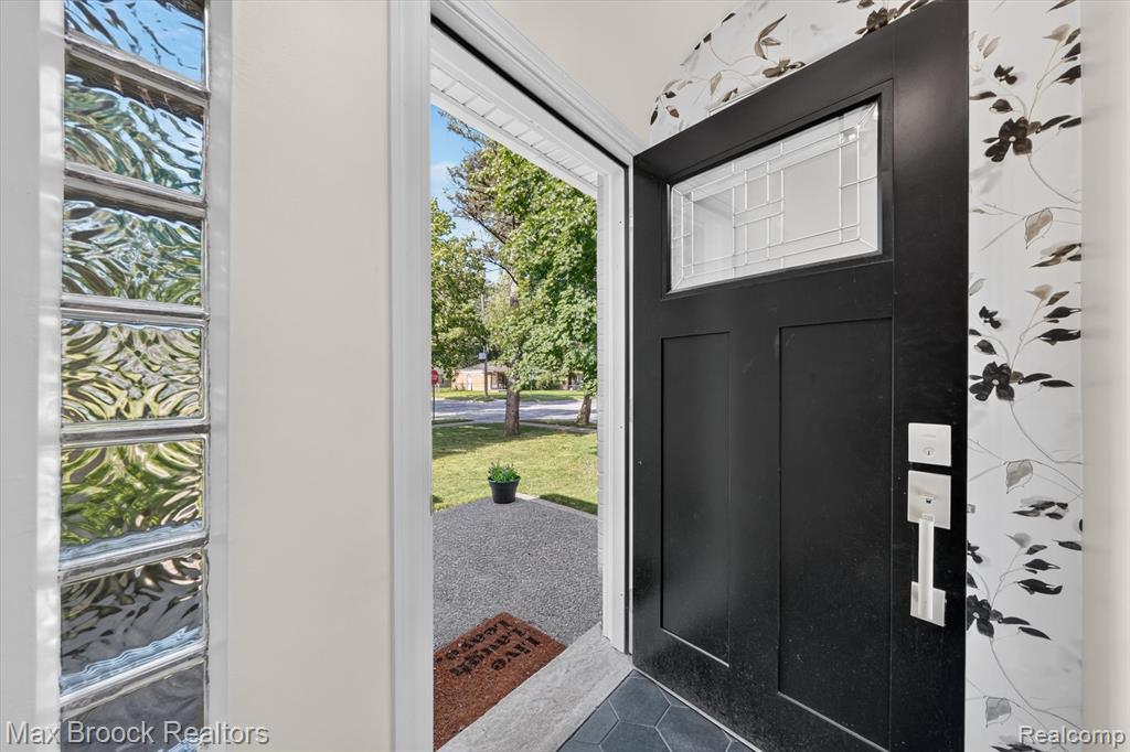 1124 E Windemere Avenue Property Photo 5