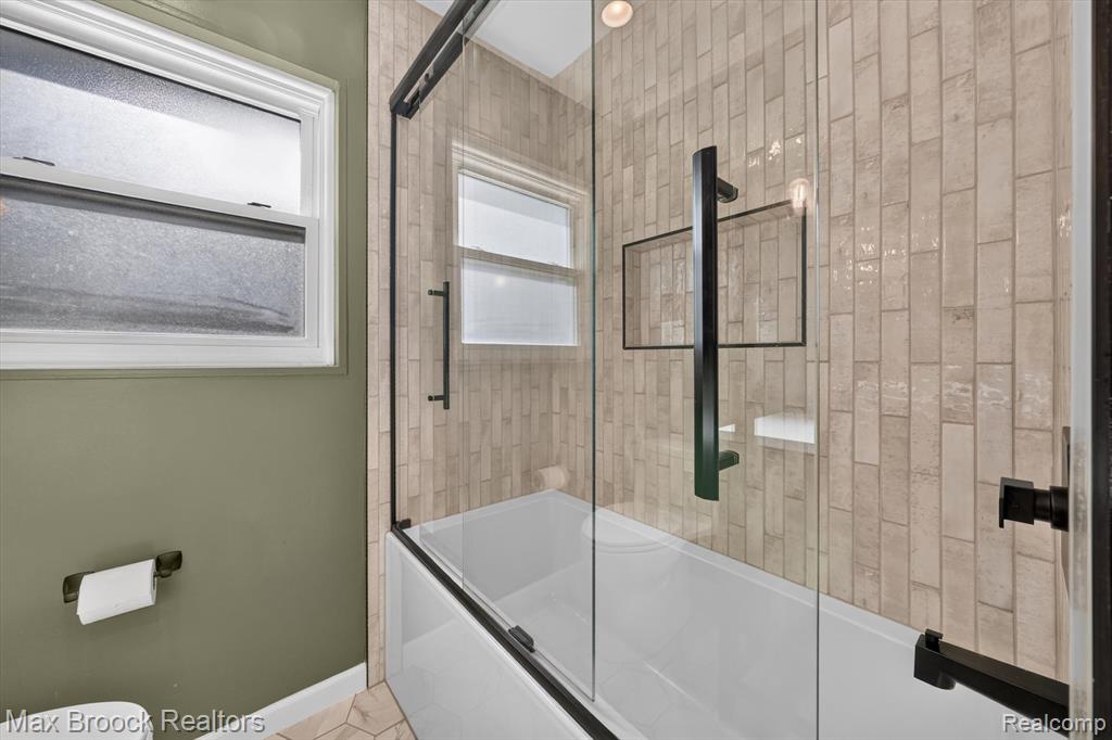 1124 E Windemere Avenue Property Photo 9