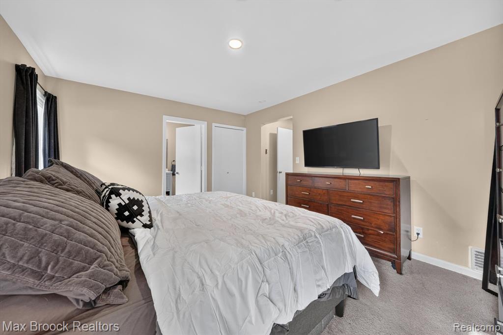 1124 E Windemere Avenue Property Photo 18