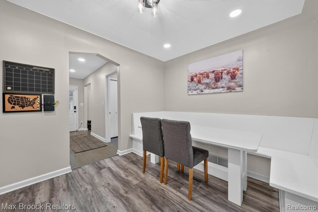 1124 E Windemere Avenue Property Photo 23
