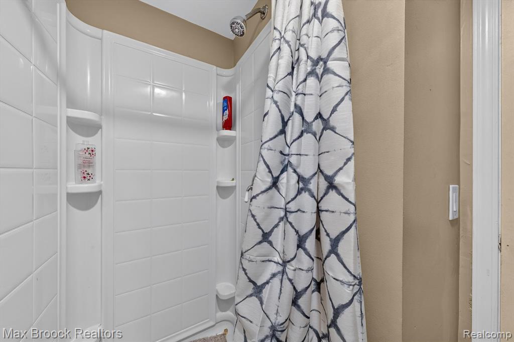 1124 E Windemere Avenue Property Photo 33