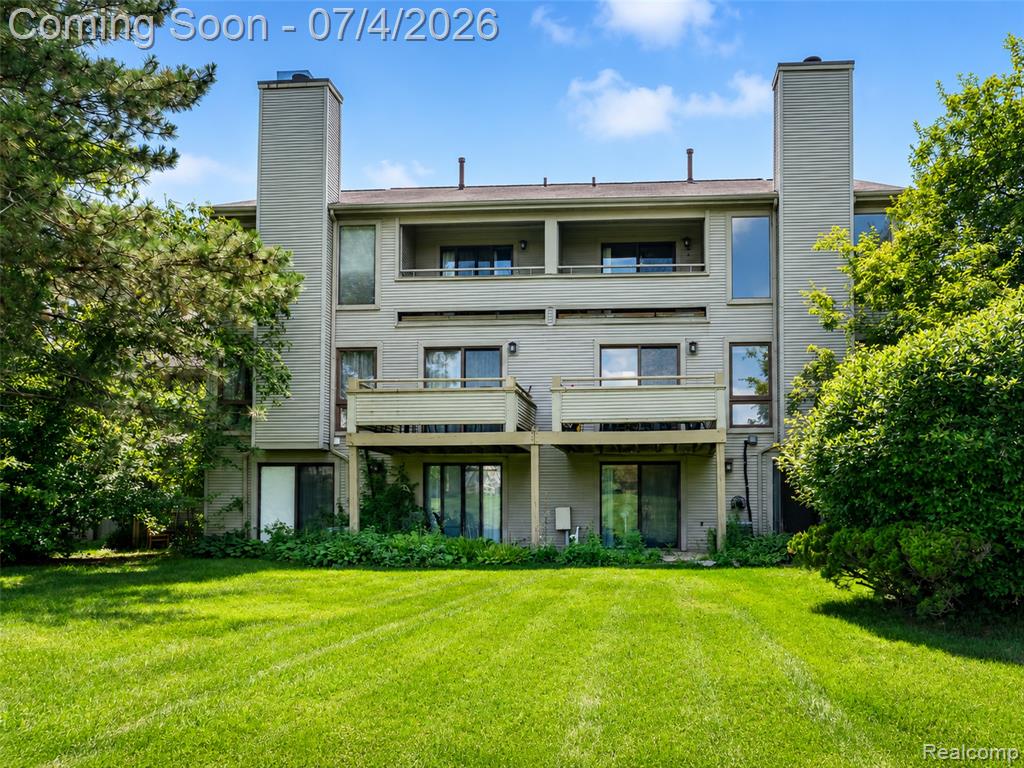754 Ashley Circle Property Photo 2