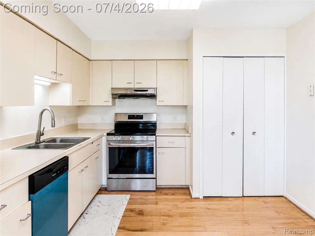 754 Ashley Circle Property Photo 17