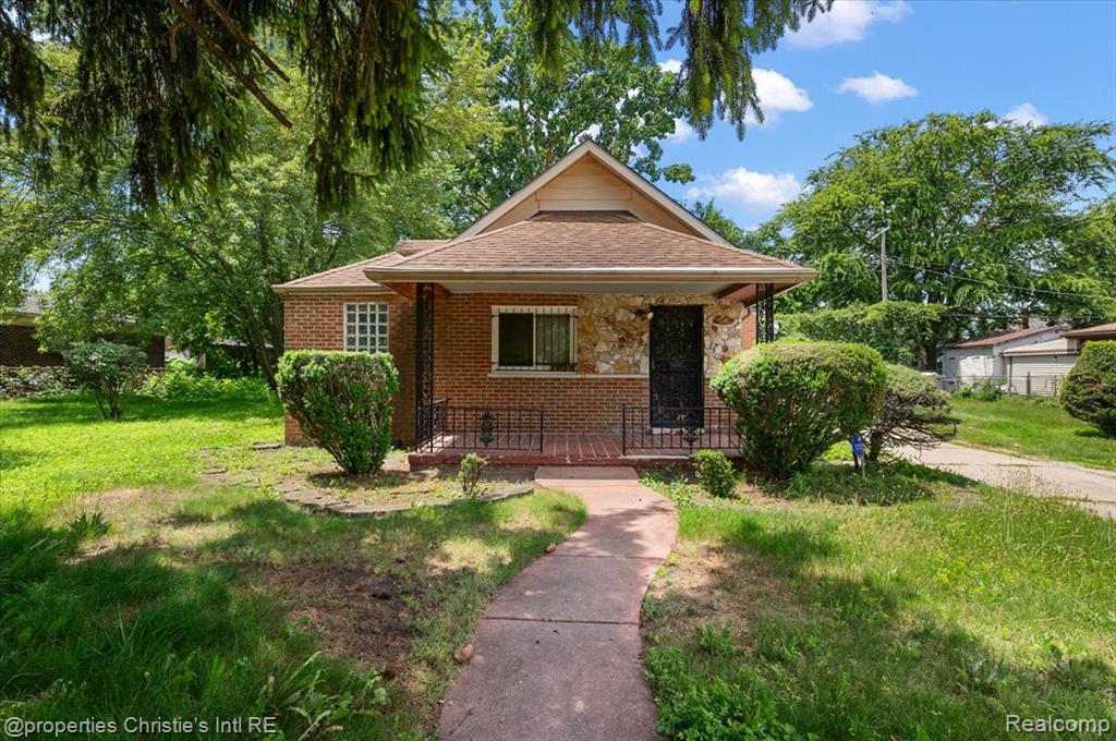 20127 Birwood Street Property Photo 2
