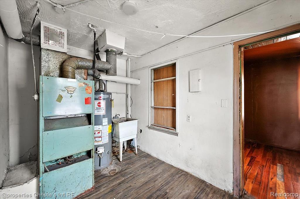 20127 Birwood Street Property Photo 18