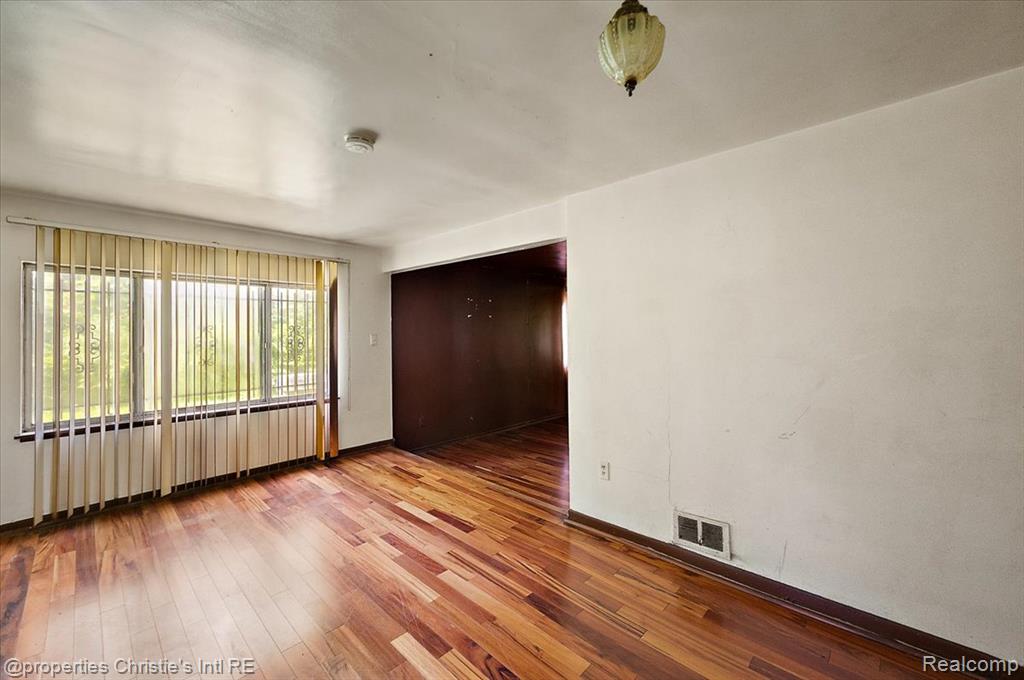 20127 Birwood Street Property Photo 23