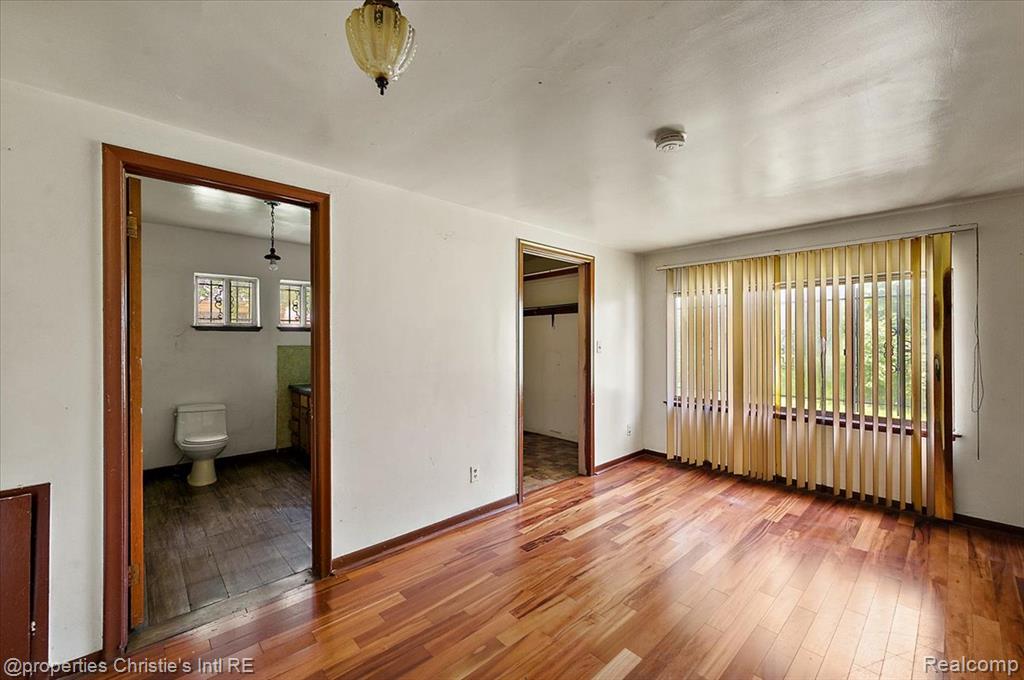 20127 Birwood Street Property Photo 24