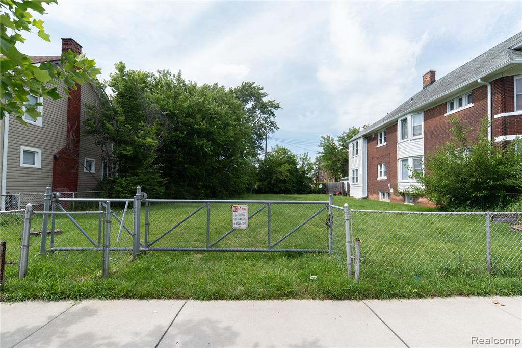 1704 W Euclid Street Property Photo 3