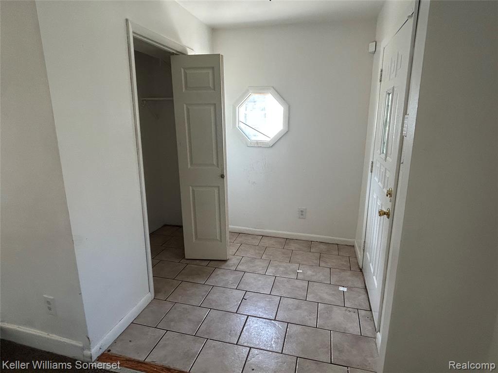 23076 Melrose Avenue Property Photo 12