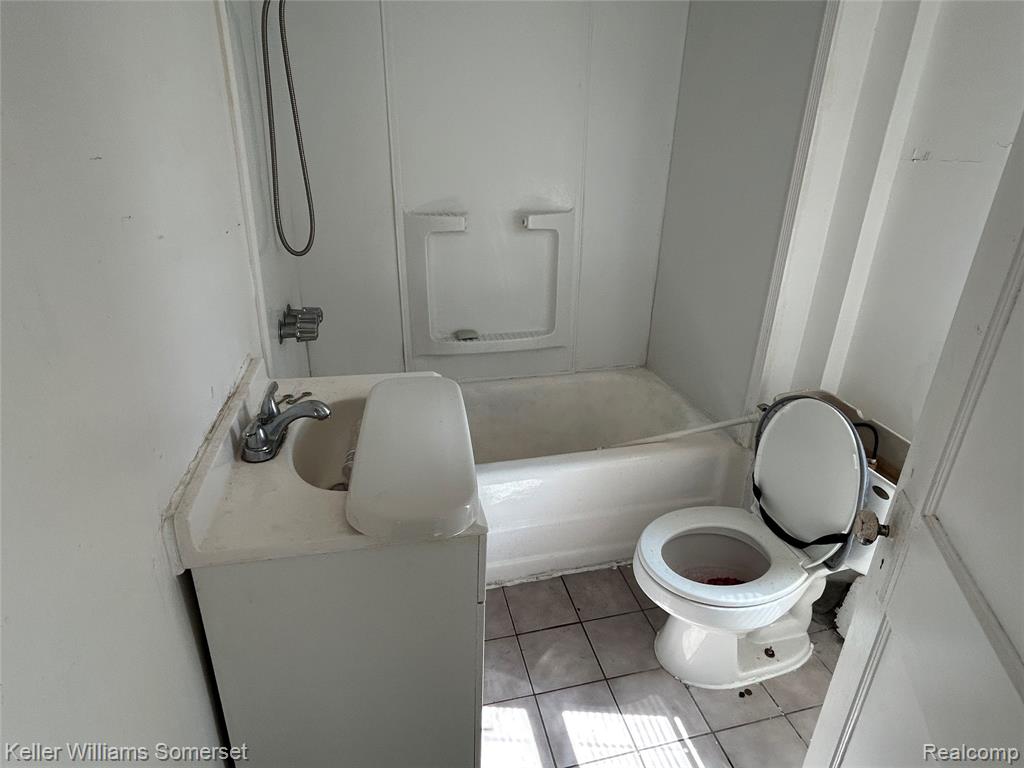23076 Melrose Avenue Property Photo 25