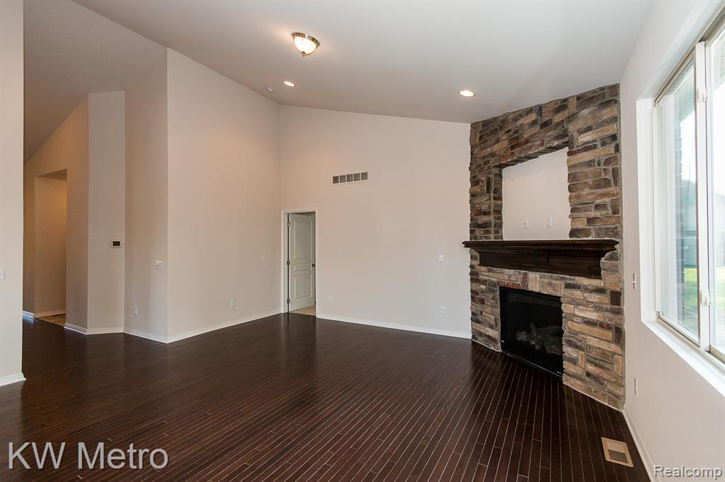 34632 John Bartley Circle Property Photo 4