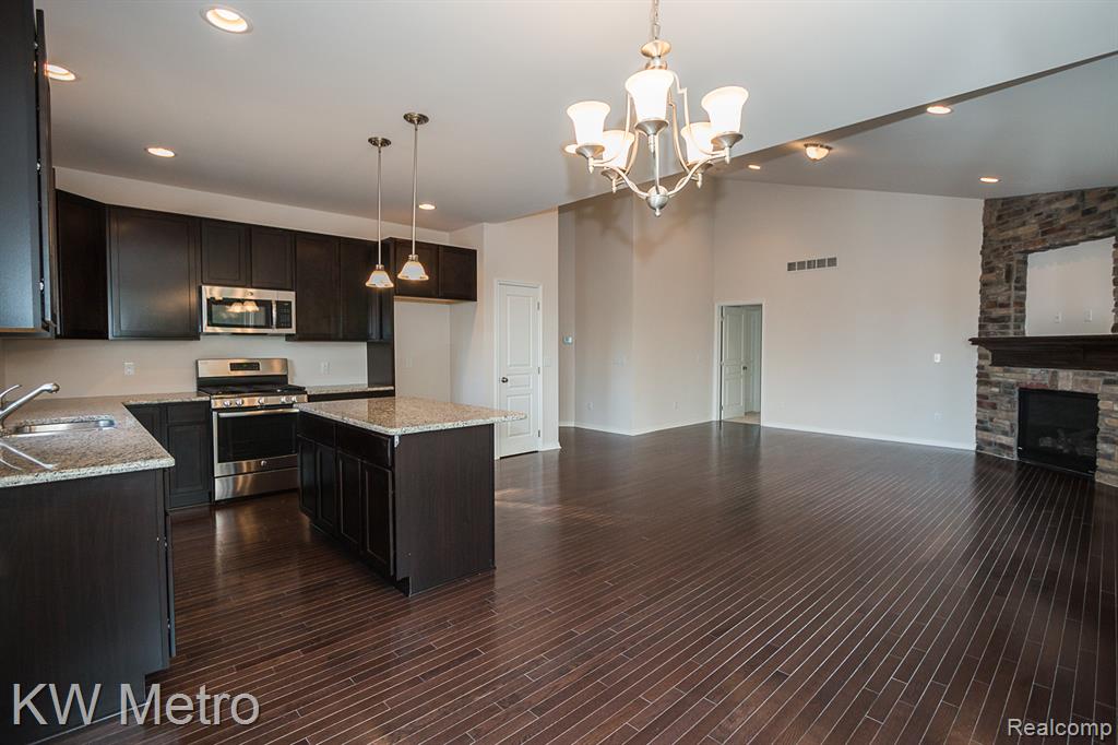 34632 John Bartley Circle Property Photo 5
