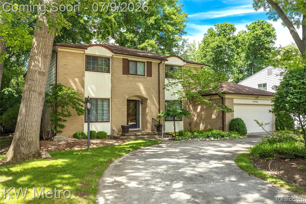 22560 Kenwyck Drive Property Photo 1