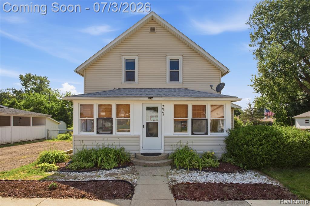 223 N Main Street Property Photo 1