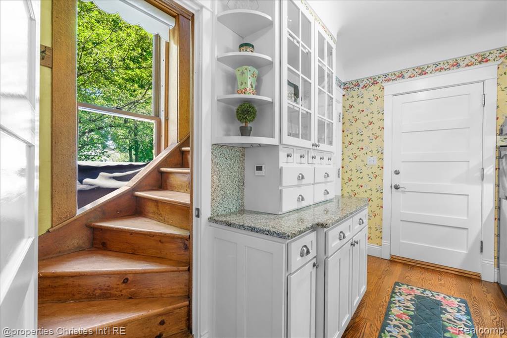 303 S State Avenue Property Photo 27