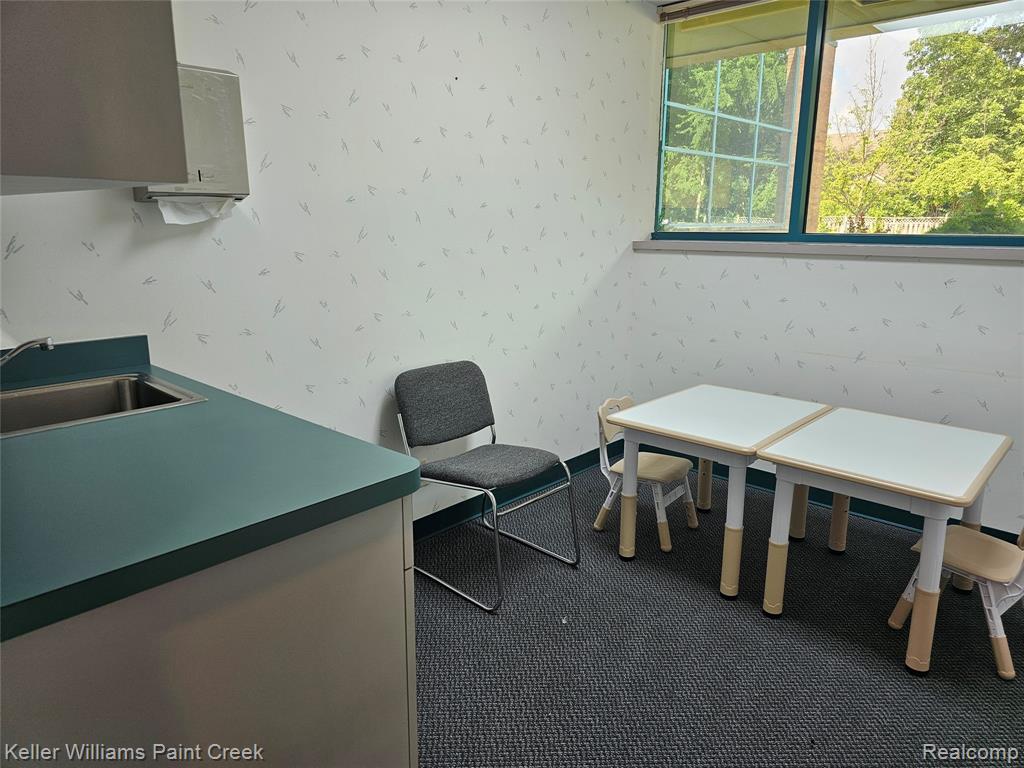 4020 Venoy Property Photo 7