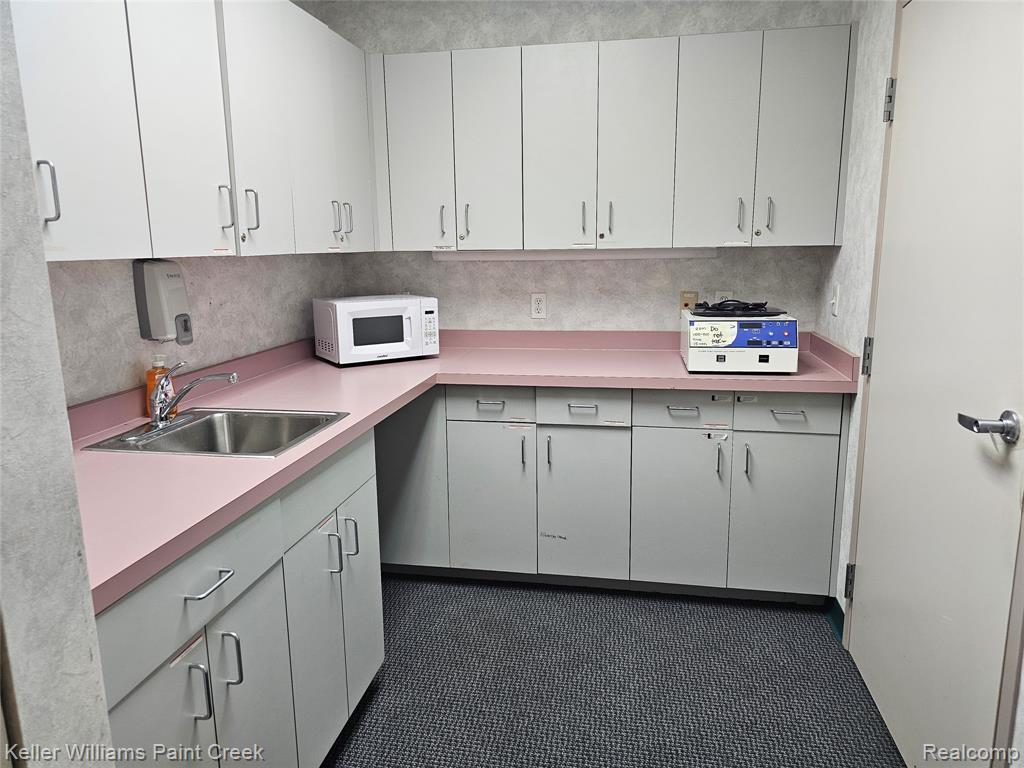 4020 Venoy Property Photo 11