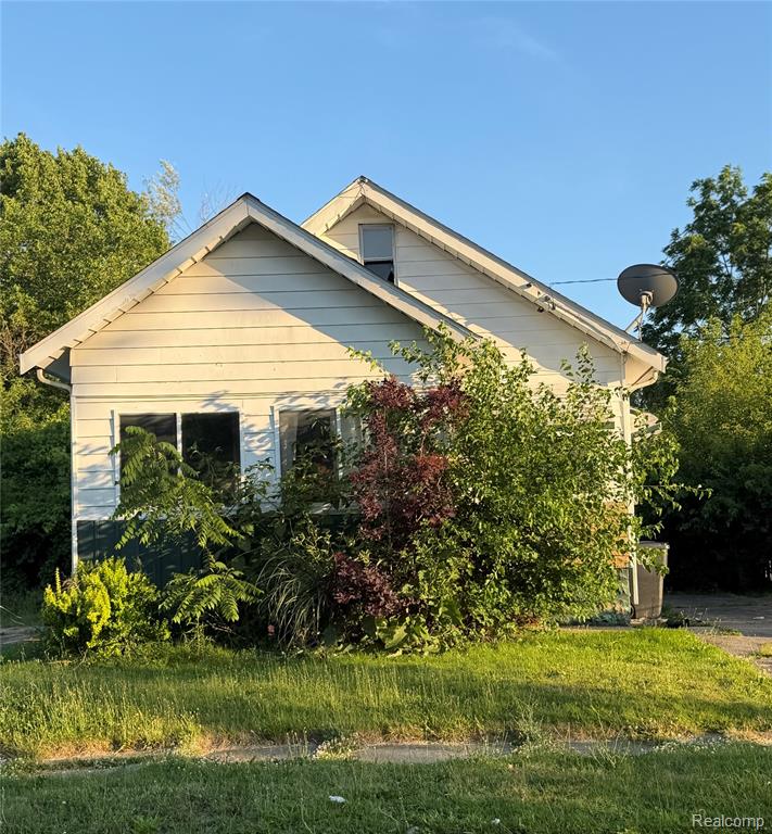 766 E Bundy Avenue