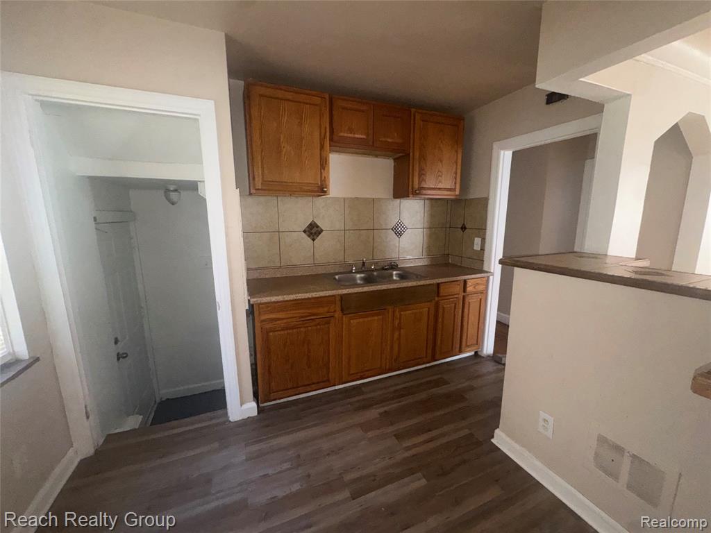 5546 Lodewyck Street Property Photo 7