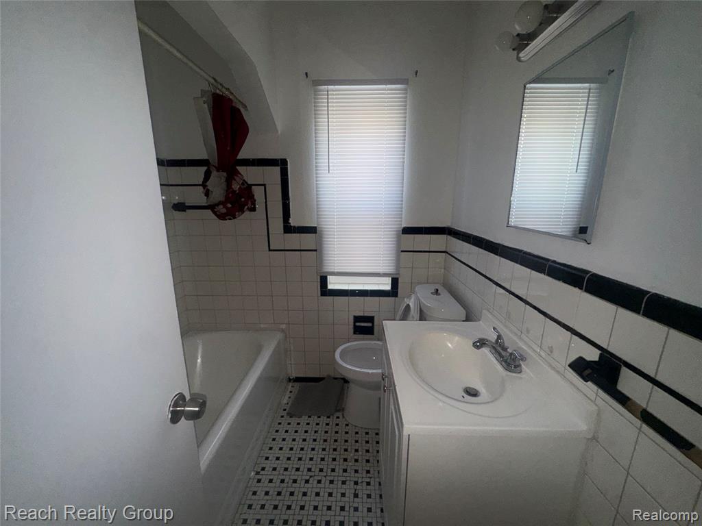 5546 Lodewyck Street Property Photo 9