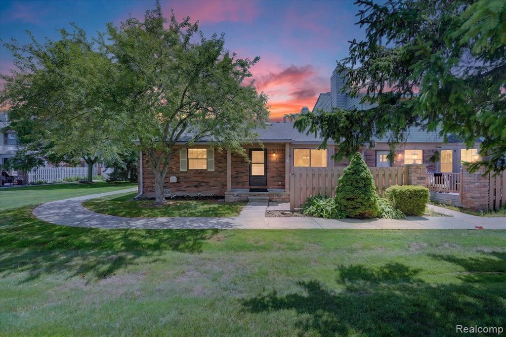 43628 W Arbor Way Drive Property Photo 1