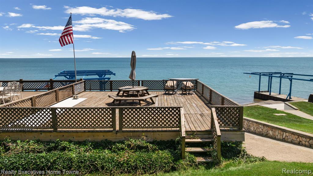8308 Lakeshore Property Photo 13
