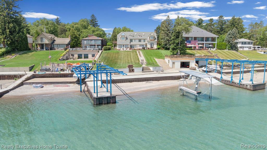 8308 Lakeshore Property Photo 17