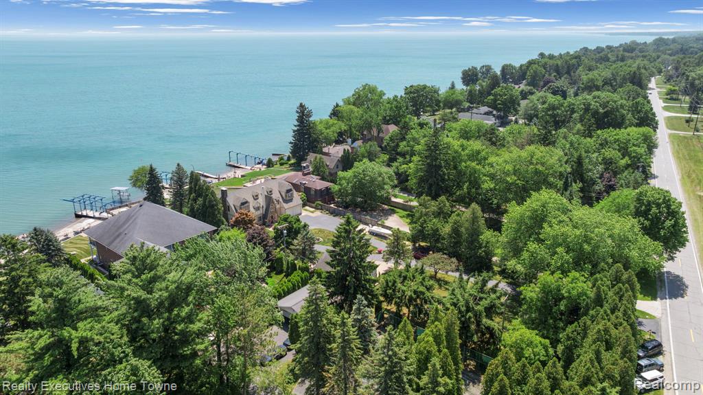 8308 Lakeshore Property Photo 23
