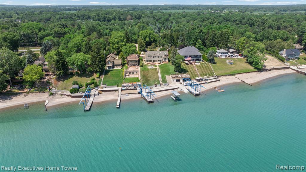 8308 Lakeshore Property Photo 30