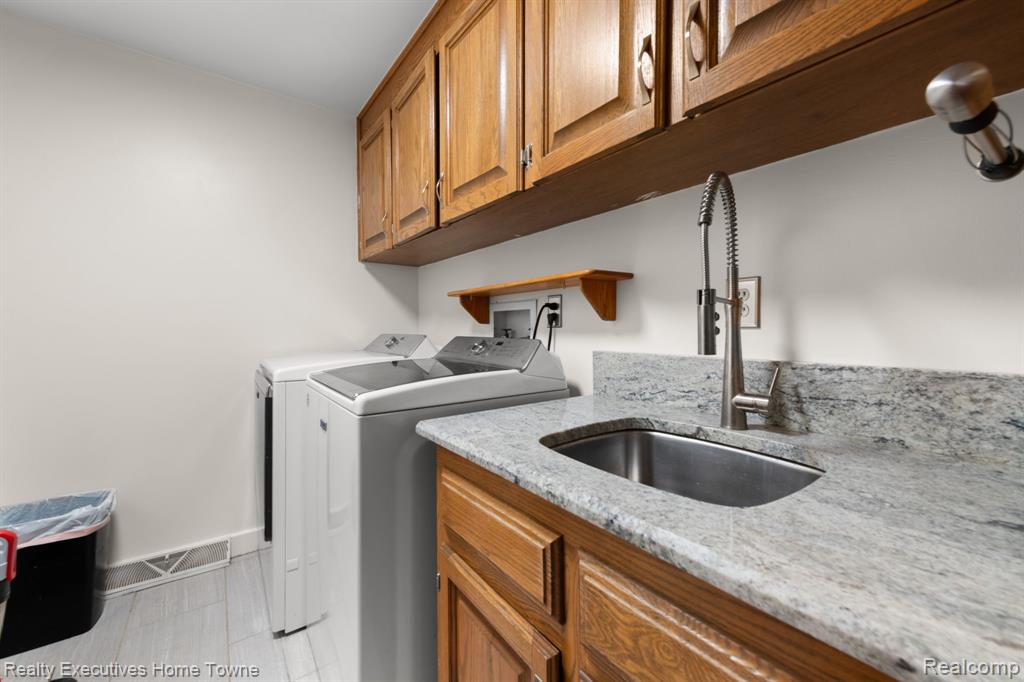 8308 Lakeshore Property Photo 38
