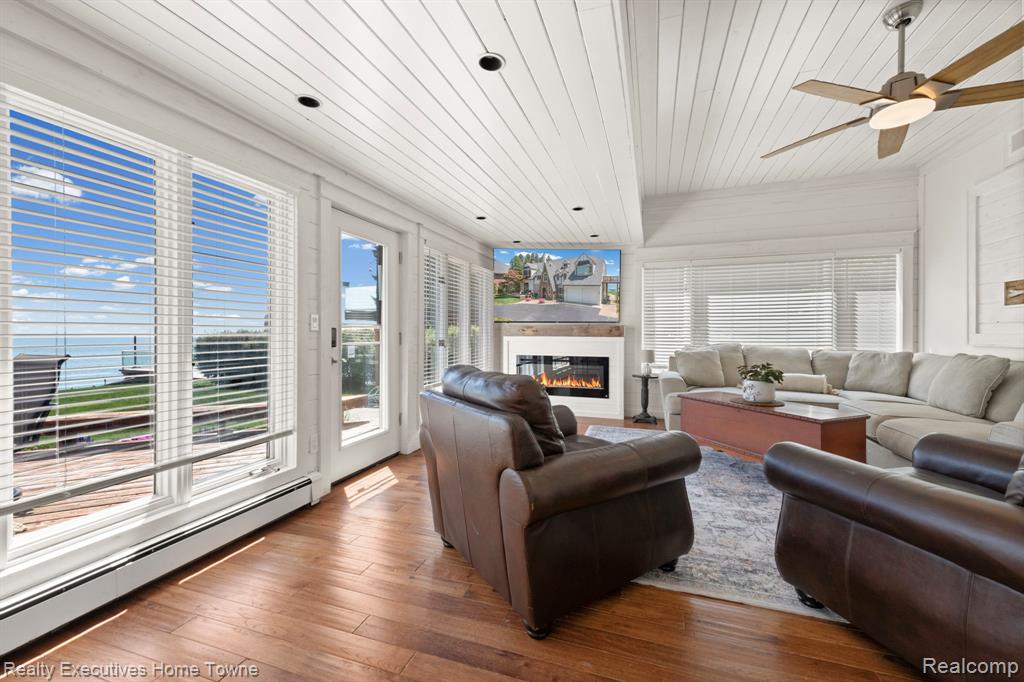 8308 Lakeshore Property Photo 49