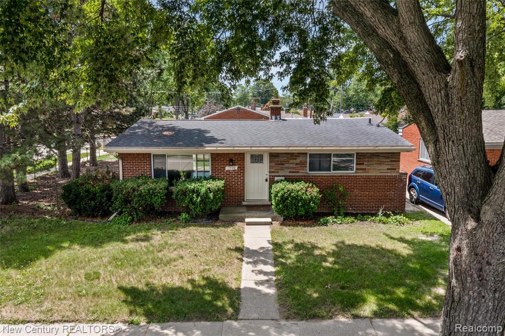 1720 Westbrook Drive Property Photo 1