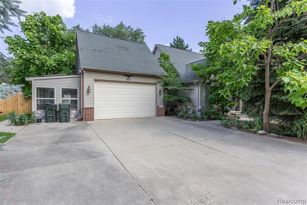 3930 DUNNING Road Property Photo 1