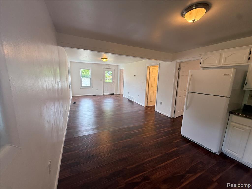 2194 E Bristol Road Property Photo 4