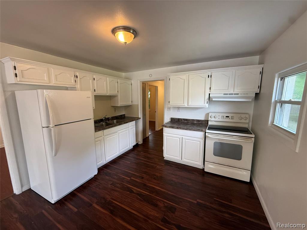 2194 E Bristol Road Property Photo 5