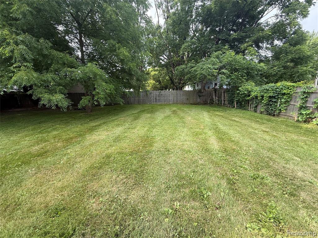 2194 E Bristol Road Property Photo 11