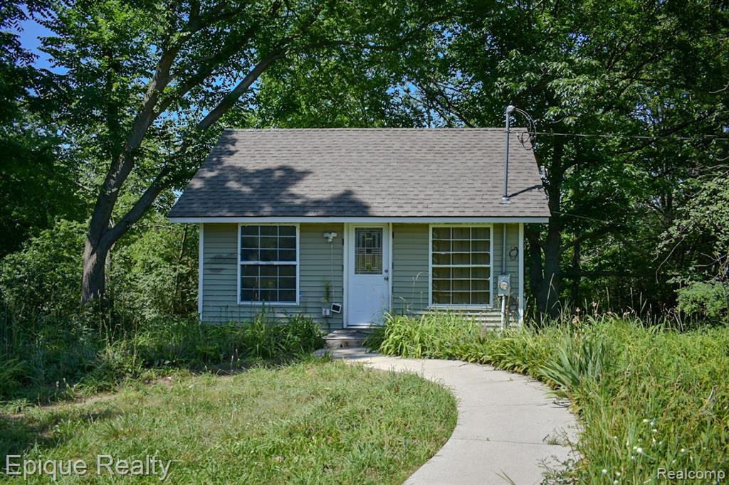 300 W Dewey Road Property Photo 1