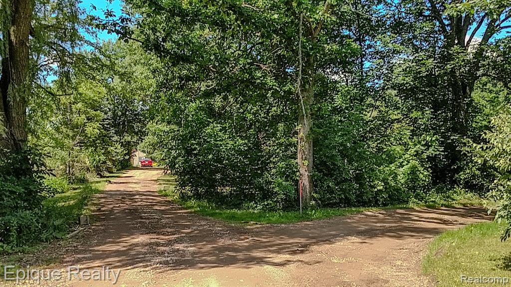 300 W Dewey Road Property Photo 11