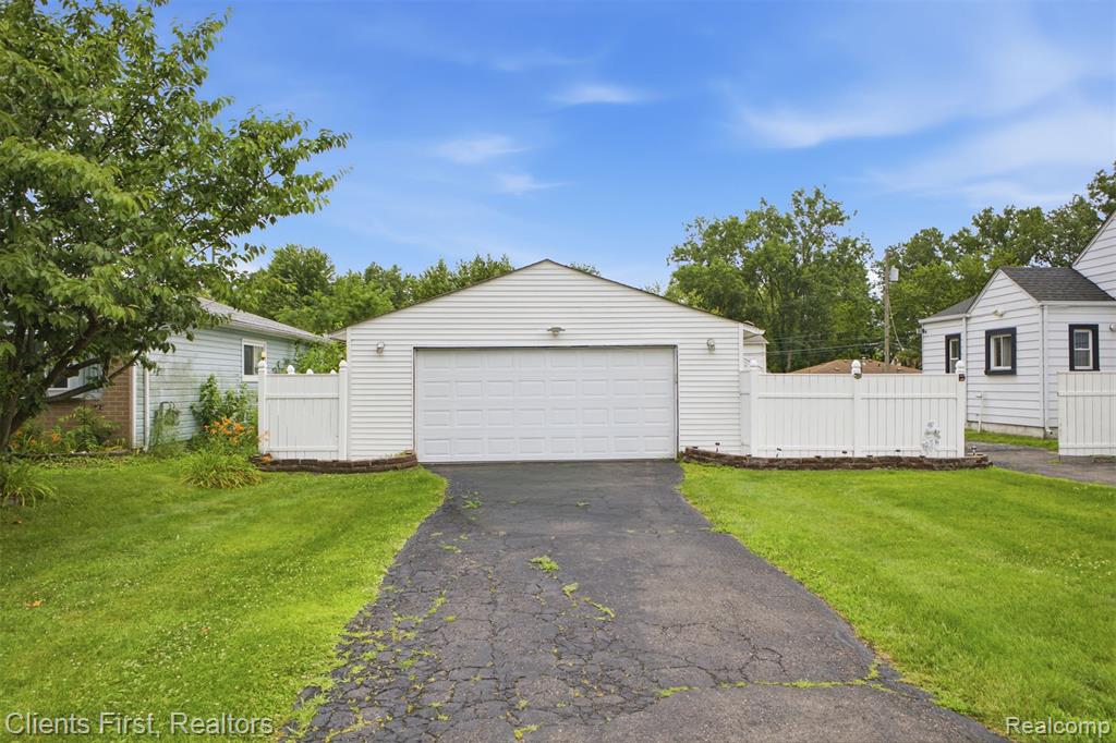 15182 Cooper Street Property Photo 4