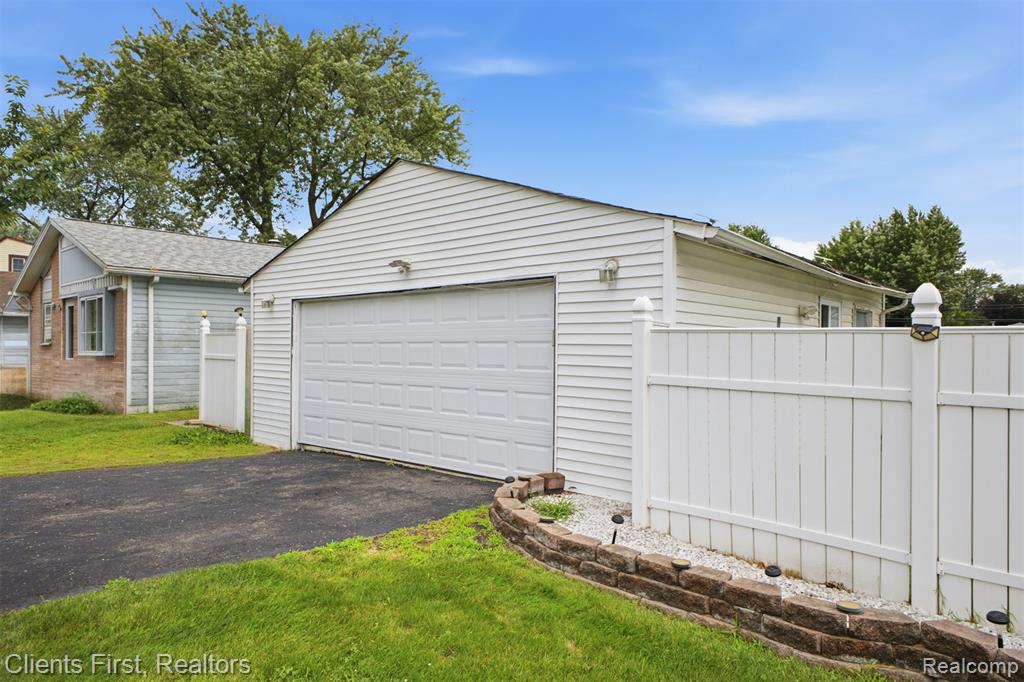 15182 Cooper Street Property Photo 6