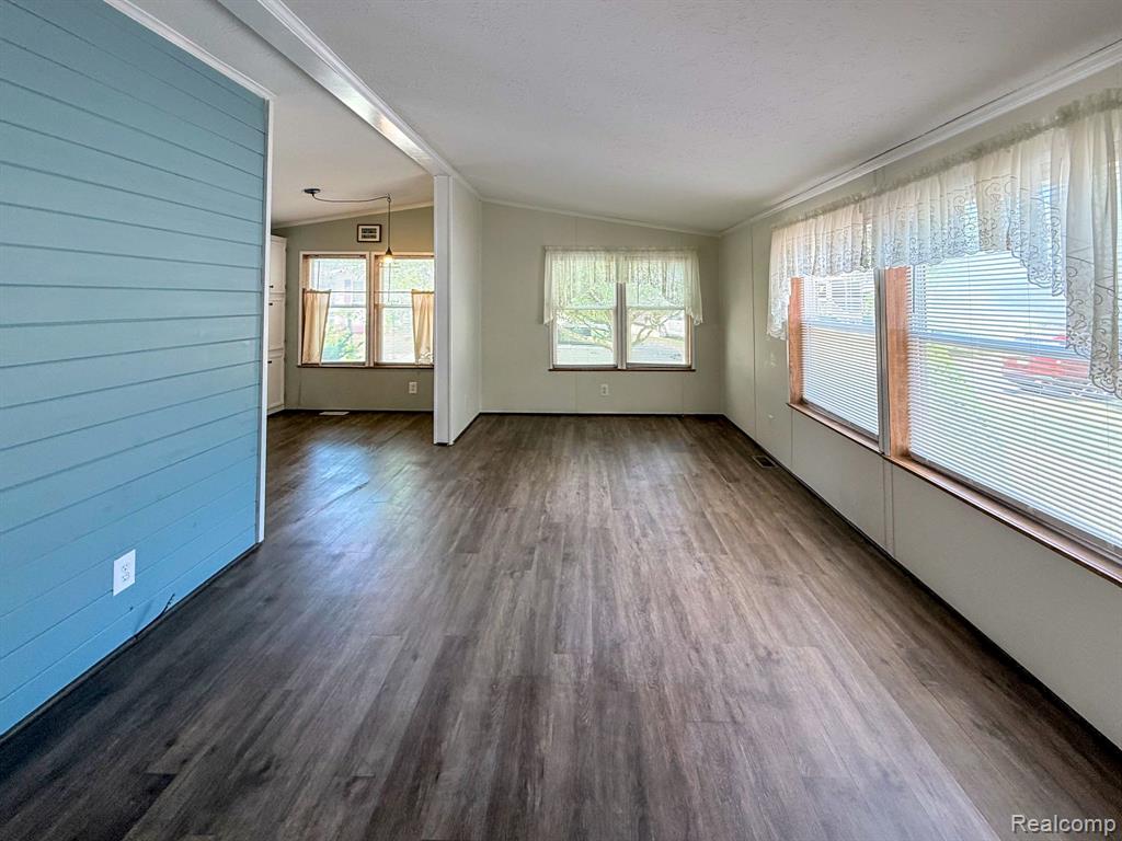 416 Raisin River Drive Property Photo 4