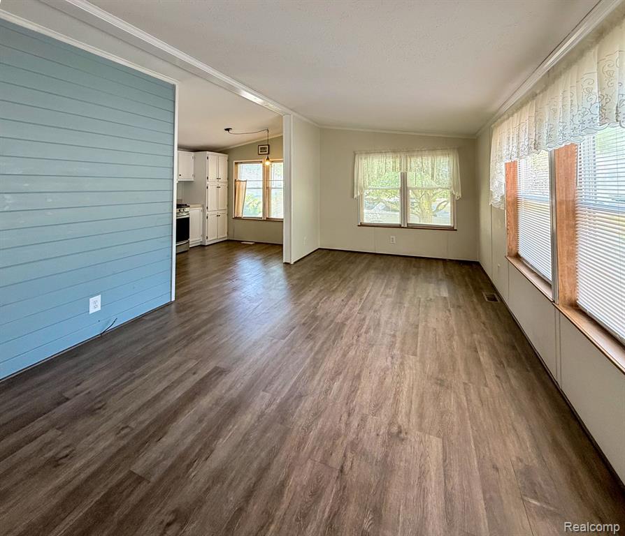 416 Raisin River Drive Property Photo 5