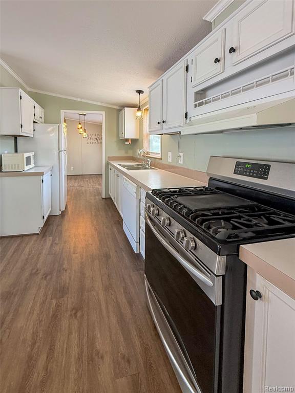 416 Raisin River Drive Property Photo 9