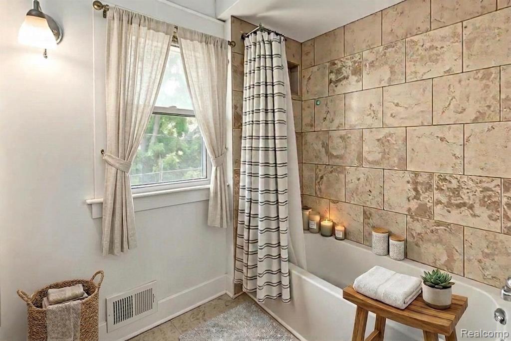 1933 11th Street Property Photo 7