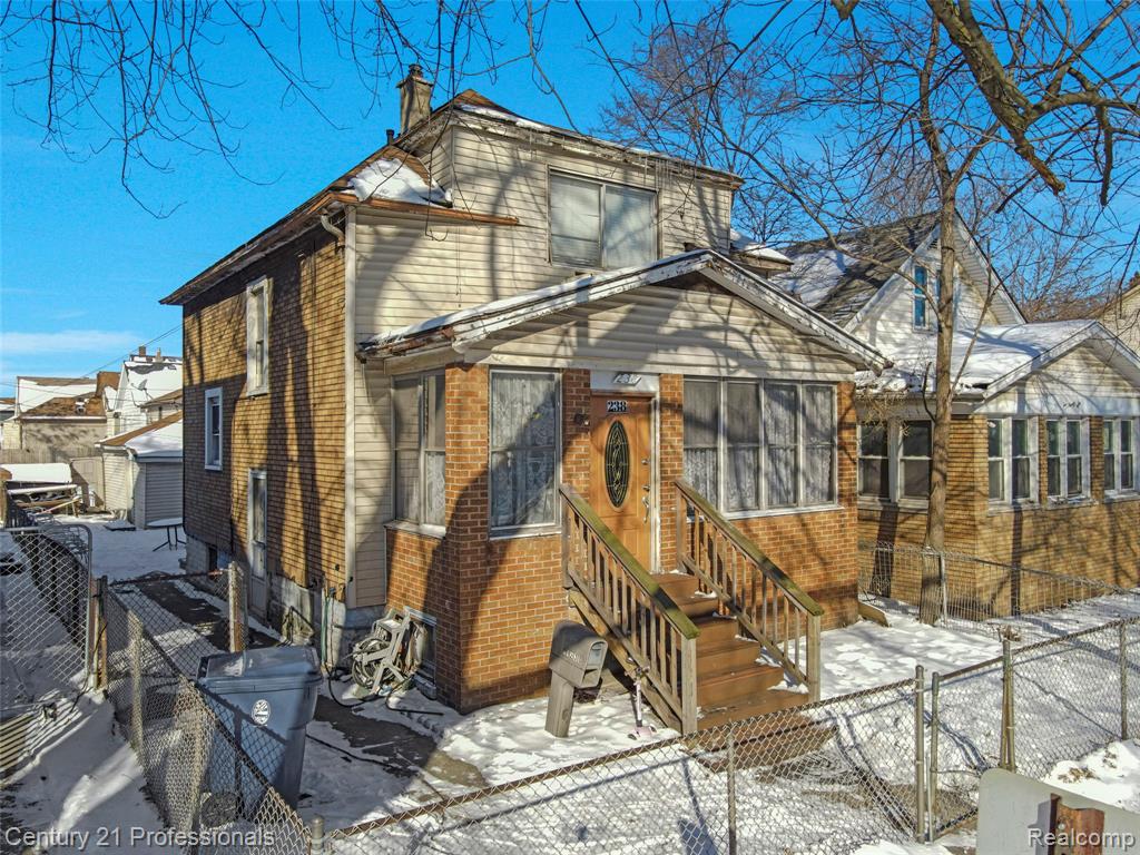 238 Richter St Street Property Photo 1