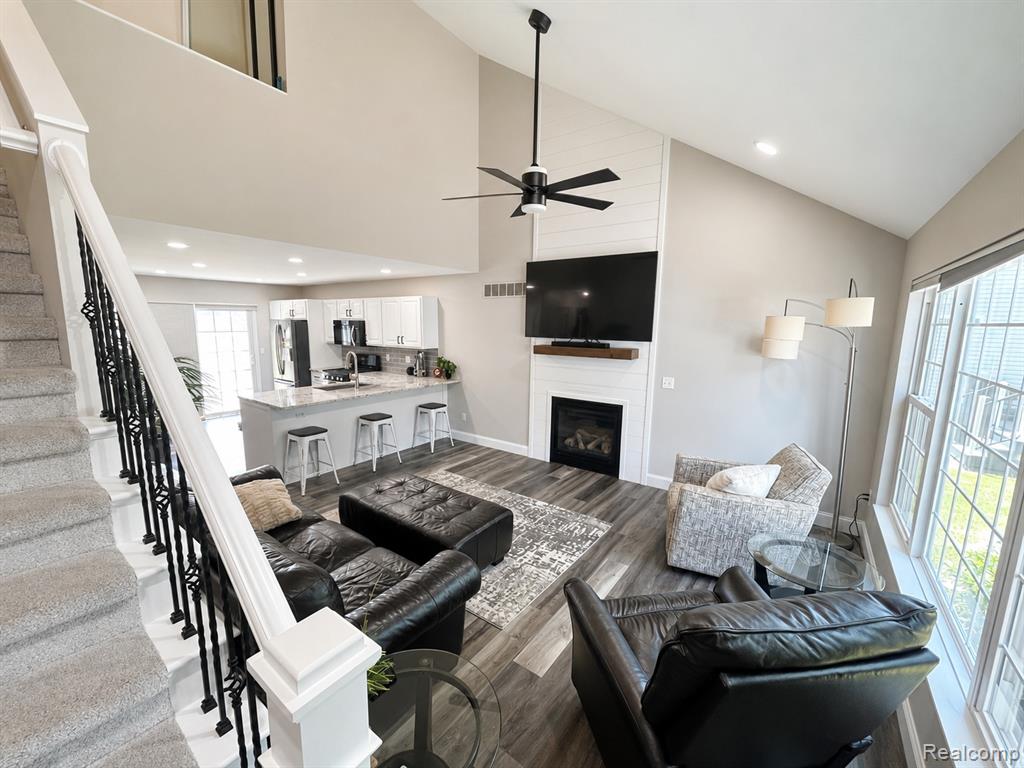 2015 Pauls Court