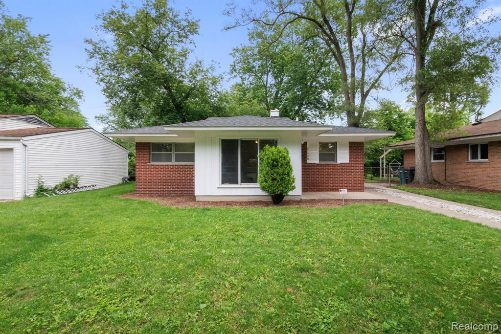 21920 Morton Street Property Photo 1